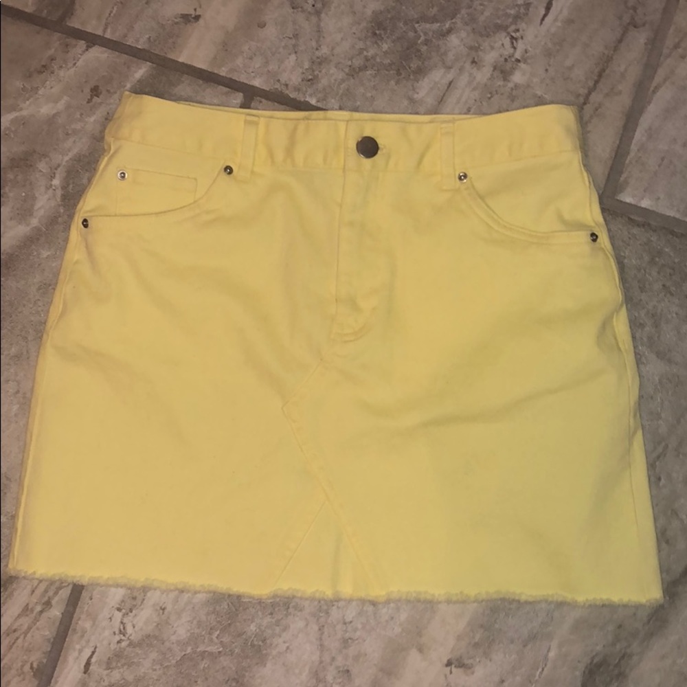 Yellow high waisted skirt